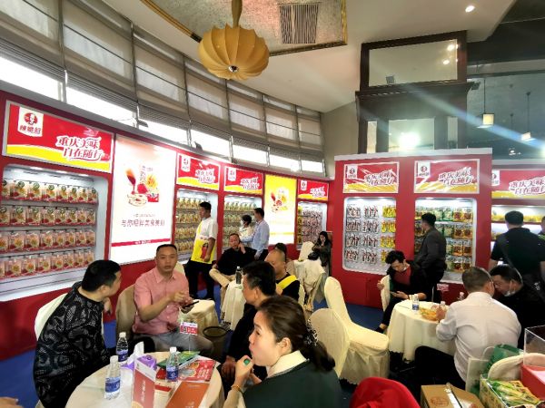 辣媳婦攜十余新品亮相糖酒會，招商加盟人氣火爆