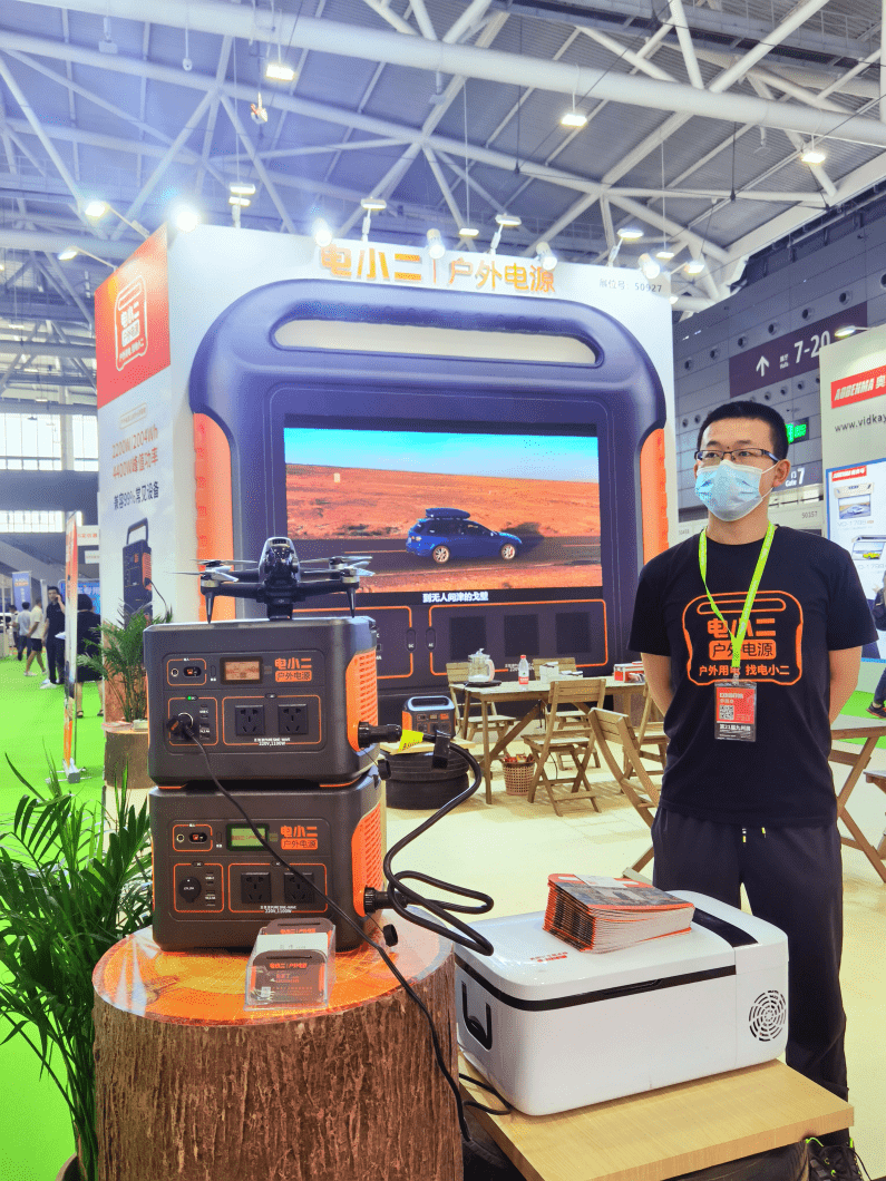 電小二戶外電源亮相九州汽配展，助推汽車(chē)消費(fèi)文化升級(jí)