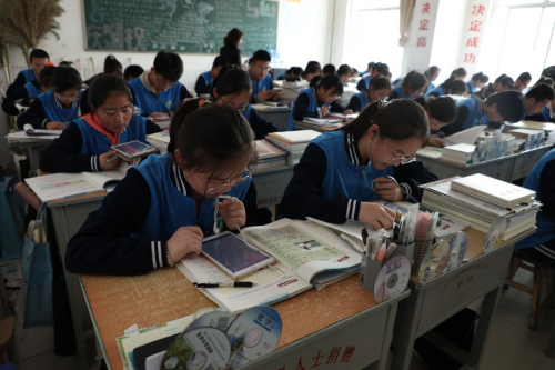 iEnglish創(chuàng)新課堂：教育公益賦能鄉(xiāng)村英語(yǔ)教學(xué)