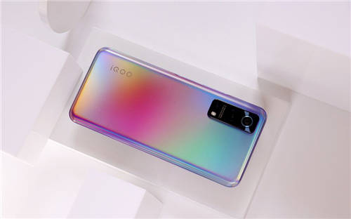 夏日限定“幻銀”配色領銜 iQOO Z3限時特惠最低1299起