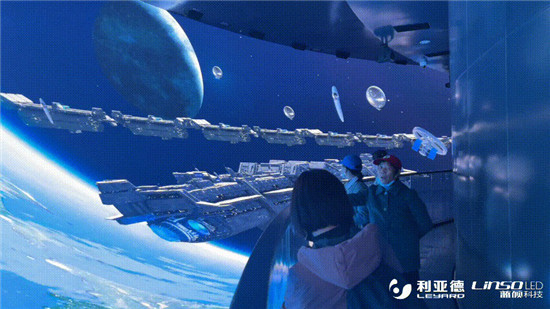 利亞德全新打造“更上海”環(huán)動多媒體秀，帶你“穿越”70年