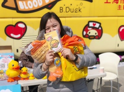 B.Duck小黃鴨主題獻(xiàn)血車(chē)在路上，速度上車(chē)！