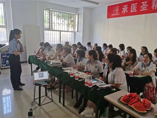 仲景“三分鐘講透經(jīng)典”與上海人和堂&新疆普濟(jì)堂等連鎖一周連開(kāi)六場(chǎng)講座