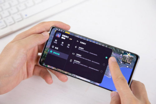 Reno6 Pro+無級穩(wěn)幀+4D振感調(diào)節(jié)，游戲體驗(yàn)大大大大有不同