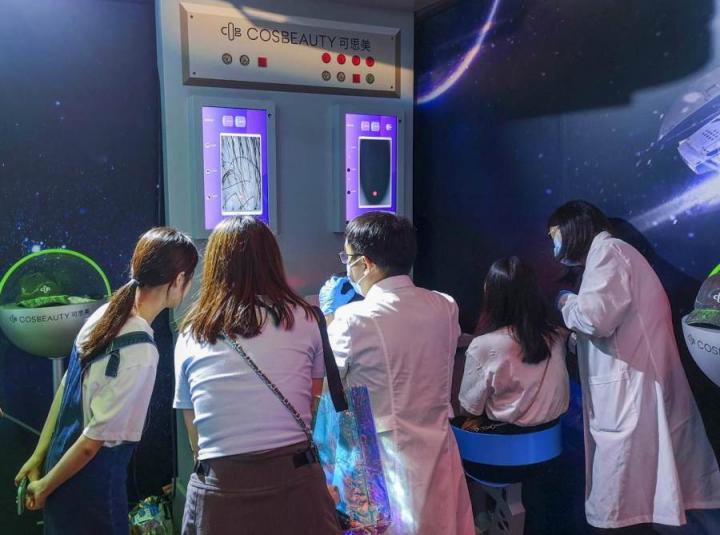 直擊2021淘寶造物節(jié)現(xiàn)場(chǎng)，硬核黑科技可思美電激光生發(fā)儀來(lái)啦！