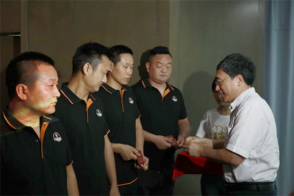 “學(xué)黨史，辦實(shí)事”合肥高新區(qū)道路運(yùn)輸行業(yè)工會(huì)聯(lián)合會(huì)貨車司機(jī)集中入會(huì)儀式圓滿舉行