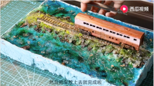 西瓜視頻創(chuàng)作人斗篷棲鴉還原《千與千尋》場景走紅，網(wǎng)友：被治愈了