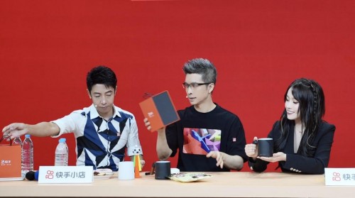 央視boys攜“洪荒少女”、辛選主播蛋蛋一起賣貨，3小時(shí)成交超3000萬