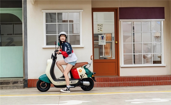 顏值高、動力強，雅迪電動車冠能2.0系列成Z時代情侶出行新寵兒