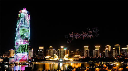 帥爆了！500架無人機(jī)表演在大玉米點(diǎn)亮鄭州，助力HUAWEI nova9系列發(fā)布