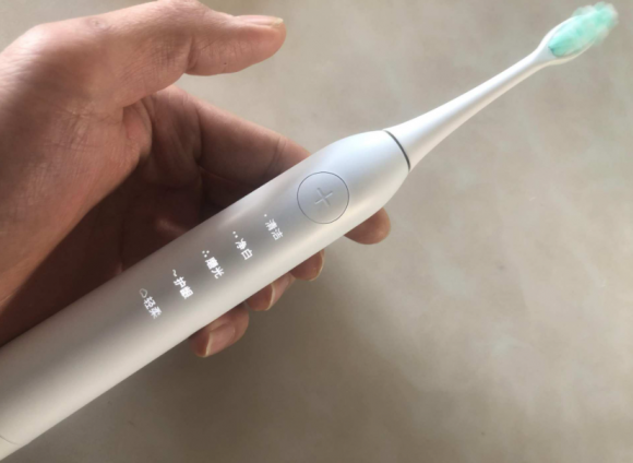 “上火”高發(fā)季節(jié)電動(dòng)牙刷哪個(gè)牌子好？十大品牌電動(dòng)牙刷推薦