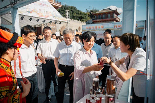 國美真快樂走進貴州大方縣 百億鄉(xiāng)村公益在行動