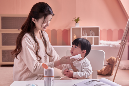 一鍵自制，0添加！七彩叮當(dāng)智能濕巾機(jī)新品首發(fā)，瞄準(zhǔn)母嬰人群，開啟濕巾新革命！