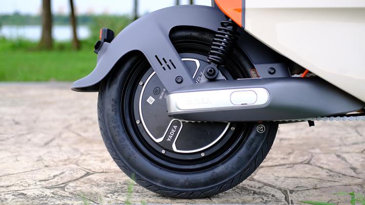 雅迪電動(dòng)車VFLY L100 MAX電動(dòng)車評(píng)測(cè)：高顏值、高性能的高端騎行體驗(yàn)