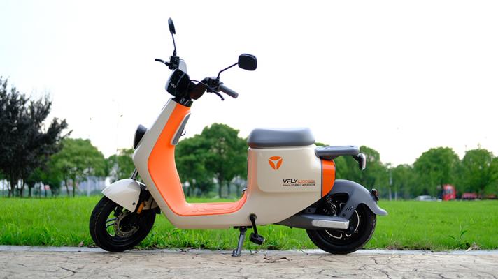 雅迪電動(dòng)車VFLY L100 MAX電動(dòng)車評(píng)測(cè)：高顏值、高性能的高端騎行體驗(yàn)