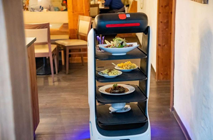 可愛又能干！青島多家餐廳、商場引用擎朗送餐機器人