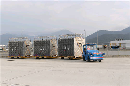 馭勢科技助力香港國際機場落地全球首款無人駕駛巡邏車，展現(xiàn)全場景技術(shù)實力