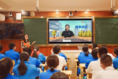 12月2日是第十個(gè)“全國(guó)交通安全日”，為了呼吁更多人提高交通安全意識(shí)，哈啰出行圍繞“守法規(guī)知禮讓、安全文明出行”的主題，與全國(guó)20多地交通管理部門開展形式多樣的交通安全宣傳活動(dòng)。411.jpg