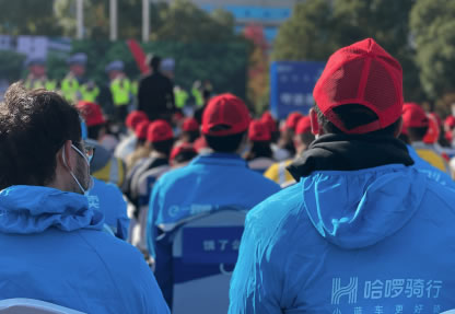 12月2日是第十個(gè)“全國(guó)交通安全日”，為了呼吁更多人提高交通安全意識(shí)，哈啰出行圍繞“守法規(guī)知禮讓、安全文明出行”的主題，與全國(guó)20多地交通管理部門開展形式多樣的交通安全宣傳活動(dòng)。1399.jpg