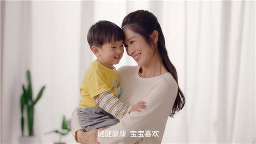紅人寶寶坦言“不想紅”，全棉時代100%純凈棉助力健康成長