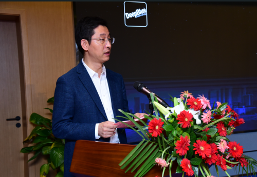 讓健康走進(jìn)“千家萬戶”，深蘭科技AI生理健康檢測儀-扁鵲系統(tǒng)發(fā)布