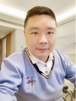 KK直播“輪椅上的歌者”小磊！打破18歲死亡魔咒，活出第二人生
