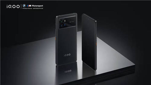 滿足你對高素質(zhì)直屏的所有期待！iQOO 9是如何做到的