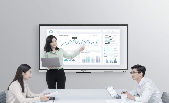 辦公通訊用企業(yè)微信，智能會(huì)議用MAXHUB