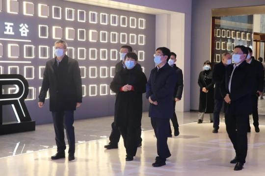 紹興市委副書記、代市長施惠芳一行蒞臨集成灶10大品牌帥豐調(diào)研指導(dǎo)！