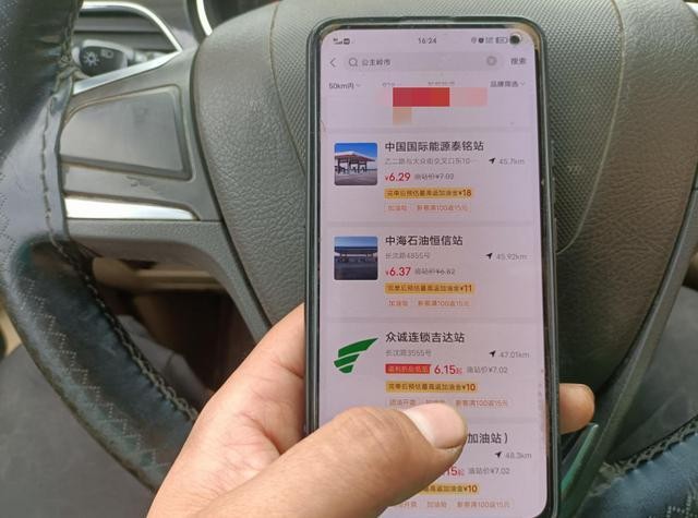 吉林玉米搬運(yùn)工，用團(tuán)油省出“金色收獲季”