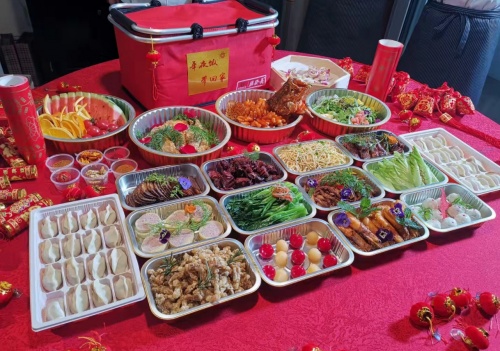 順豐同城聯(lián)合百大餐飲品牌打造年夜飯專送，助力萬(wàn)家團(tuán)圓！