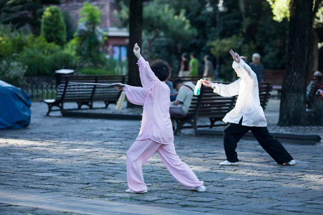 春季溫差變化大當(dāng)心“倒春寒”，預(yù)防心腦血管疾病侵?jǐn)_