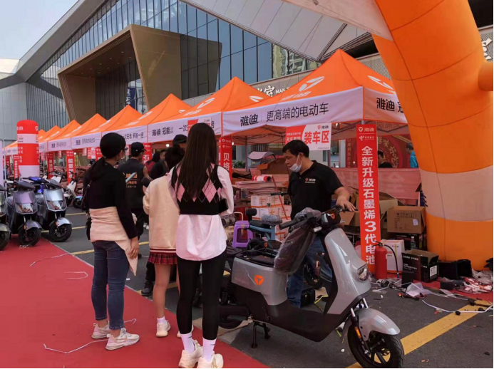 雅迪電動車冠能二代全新升級，雙倍質(zhì)保車型帶來消費體驗升級