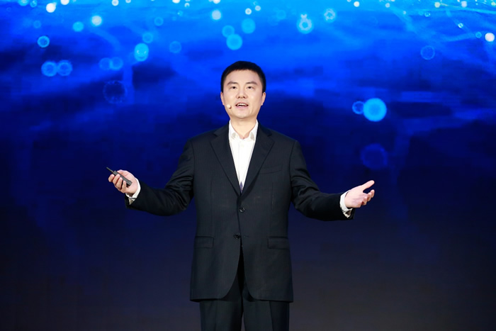 華為副總裁、計算產(chǎn)品線總裁鄧泰華發(fā)表演講.jpg