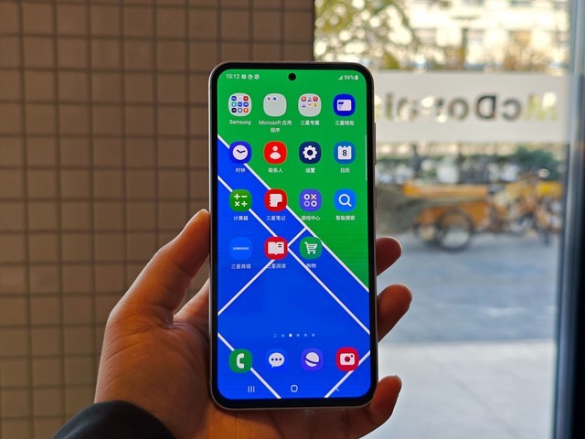 三星Galaxy S23 FE上手 外觀經(jīng)典再次升級