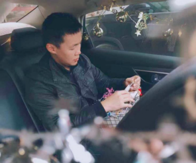 Skr人才，這年頭圣誕老人都開(kāi)車了