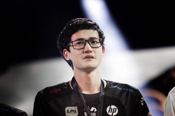難說再見！LPL003姿態(tài)正式退役，老一代英雄聯(lián)盟玩家的回憶終將落幕？