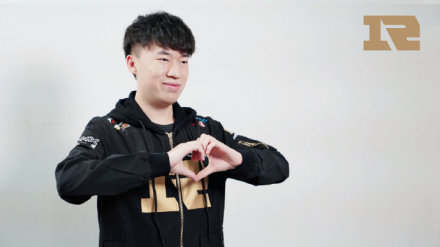 難說再見！LPL003姿態(tài)正式退役，老一代英雄聯(lián)盟玩家的回憶終將落幕？
