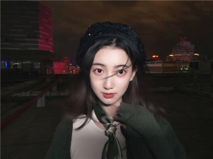 攝影師MOOM評測美圖V7 暗夜絕美人像一臺手機搞定！