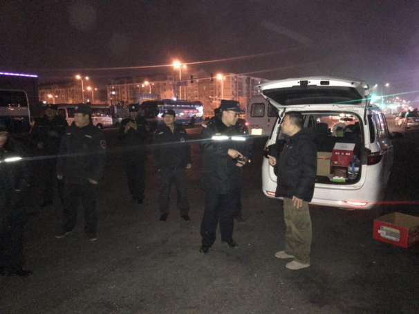 歲月靜好的背后是這群人在負(fù)重前行，100位“三公里燈塔”人物新鮮出爐