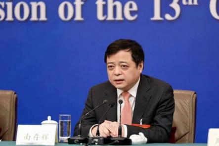 民營經(jīng)濟發(fā)展環(huán)境不斷優(yōu)化，企業(yè)家應積極承擔三重責任