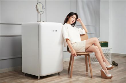 女王節(jié)小吉表現(xiàn)搶眼 智能迷你潮電趨勢(shì)愈顯