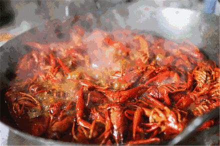 美味不用等發(fā)布《全國(guó)小龍蝦吃貨指南》，大數(shù)據(jù)帶你認(rèn)識(shí)小龍蝦