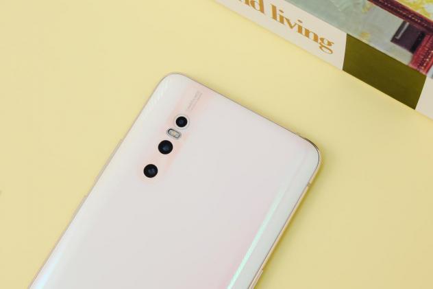 從此和挖孔屏說再見，vivo X27帶你領(lǐng)略真全面屏的魅力！