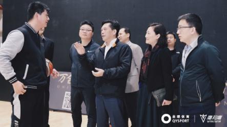 國家體育總局副局長李建明參觀鷹和鷹場館，全民健身在路上