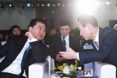萬達(dá)百貨收入囊中，張近東的智慧零售棋局想怎么下？