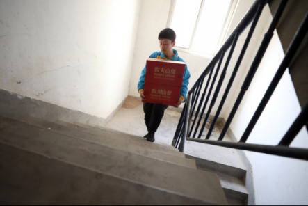 這些快遞員的故事 送給笑著生活的千千萬(wàn)萬(wàn)人