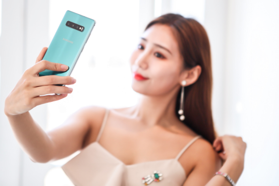 三星S10+與華為P30 Pro對(duì)比，誰(shuí)的勝算更大一些？