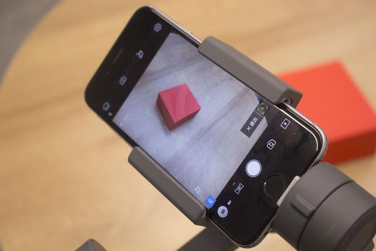 2019年熱門手機(jī)穩(wěn)定器大疆osmo mobile 2、百諾P1、智云smooth4專業(yè)測評
