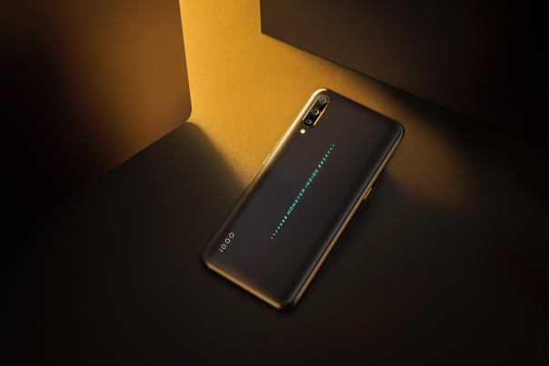 驍龍855+12GB+256GB，售4298，今天iQOO“騎士黑”開售